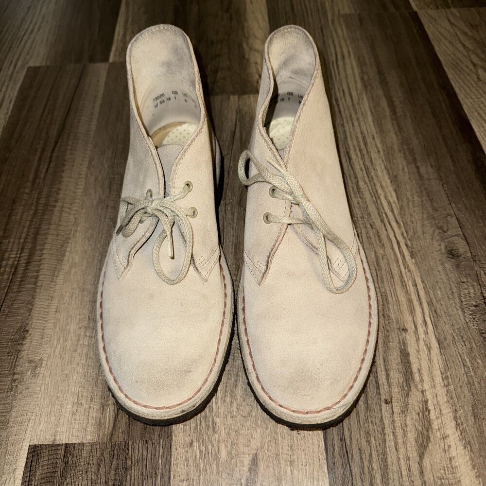 Clarks Desert Boot Chucka Shoe Size 9M Narrow Fit Missing Inserts